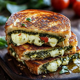 Croque-Monsieur Méditerranéen : Fondant à la Mozzarella et Pesto