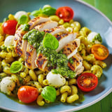 Macaronis au pesto et poulet